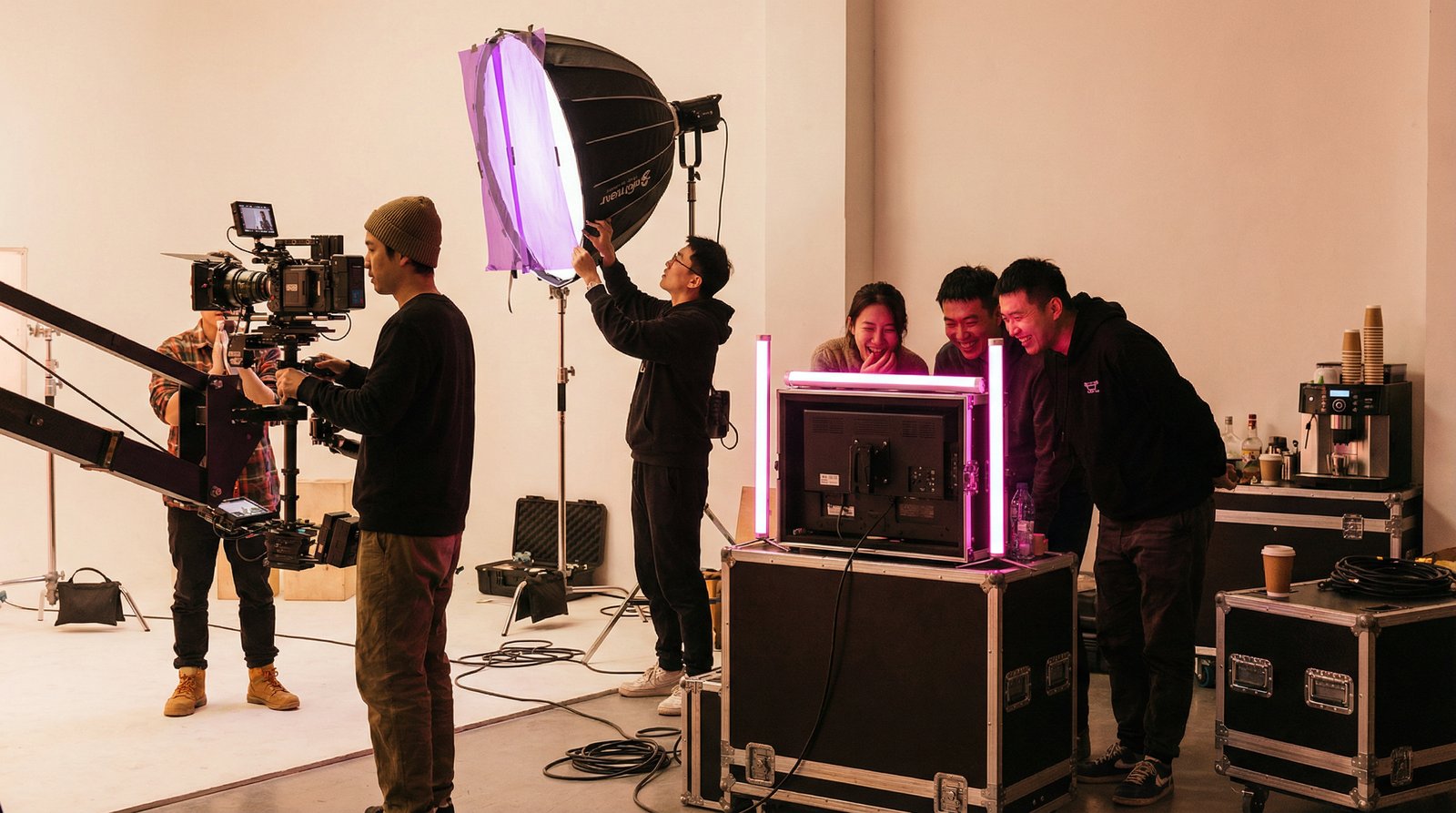 国产自拍原创微电影制作现场传媒